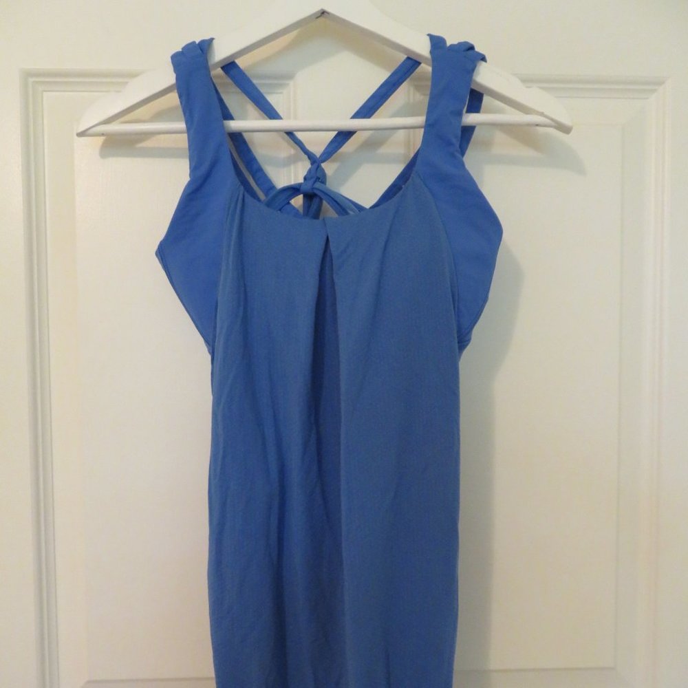 Lululemon Women's Athletic Top with Bra fits S